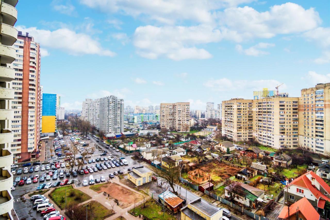 Квартира В Мега Сити Kyiv Exterior foto